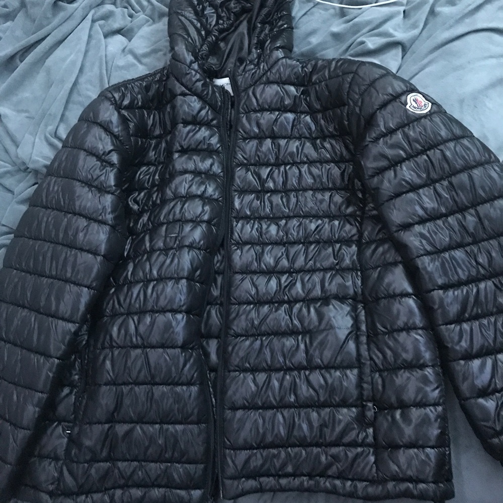 BLACK MONCLER PUFFER